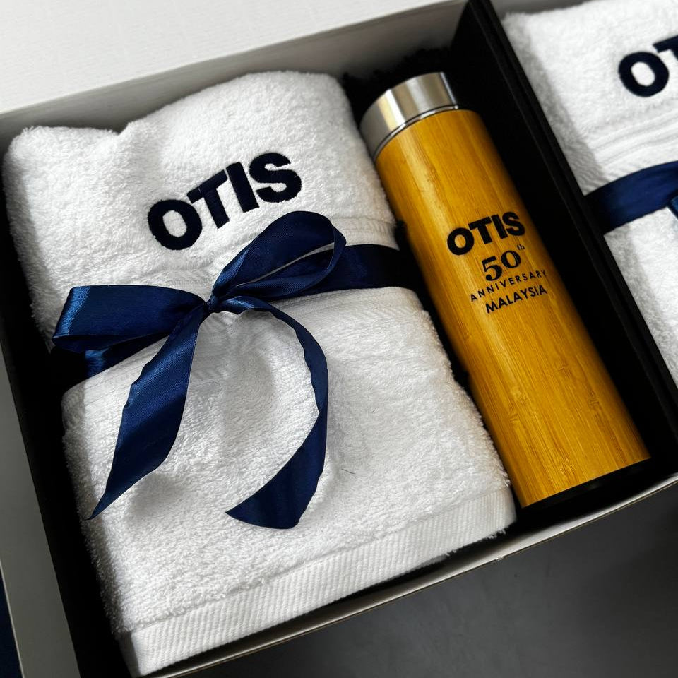 Corporate Gift Set Team Building - OTIS | Premium Towel and Bamboo Flask