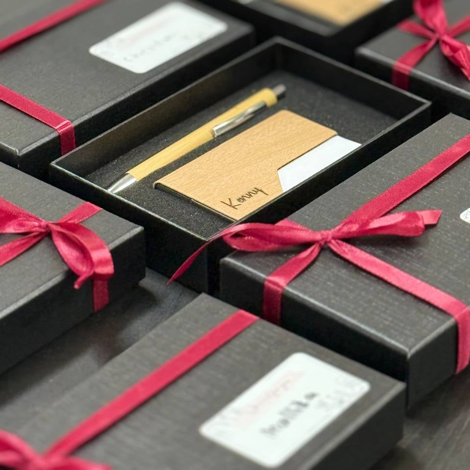 Gift Set Card Holder & Bamboo Pen | Tech giveaways | Employee appreciation | Corporate Event | Corporate Gift Set | VIP Client gifts | Company anniversary gift