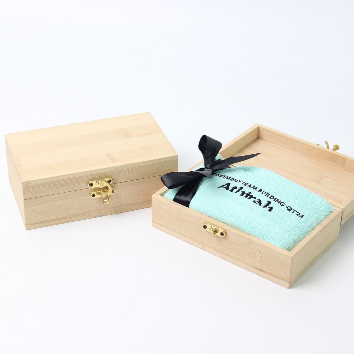 Personalised gift set face towel with wooden box